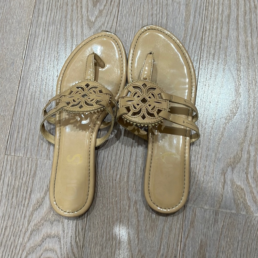 Circus by Sam Edelman Canyon Medallion Sandals